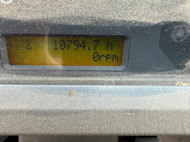 Gumikerekes homlokrakodó Komatsu WA380-6: 8 kép.