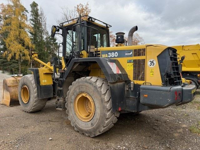 Komatsu WA380-6 - Gumikerekes homlokrakodó: 4 kép. Komatsu WA380-6 - Gumikerekes homlokrakodó: 4 kép.