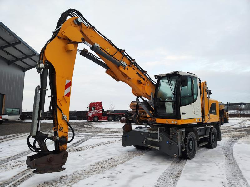 Liebherr LH22 - Hulladék kotró: 3 kép. Liebherr LH22 - Hulladék kotró: 3 kép.