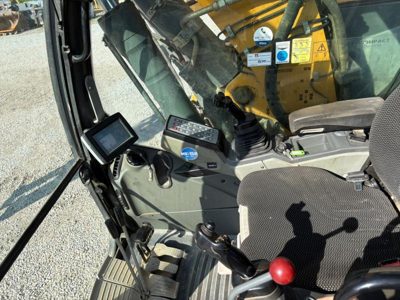 Liebherr R914 Compact Litronic - Lánctalpas kotró: 5 kép. Liebherr R914 Compact Litronic - Lánctalpas kotró: 5 kép.