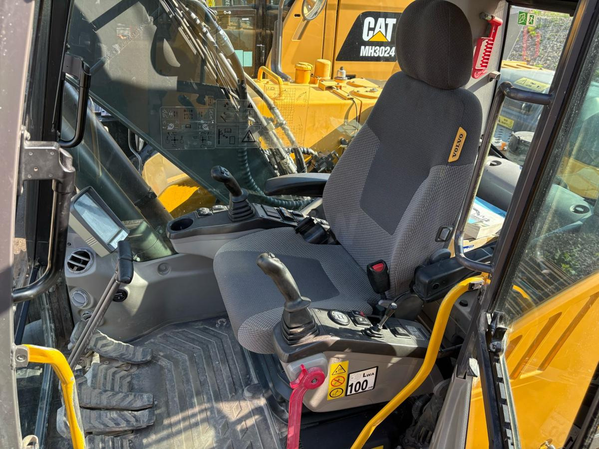 Volvo EC140 D - Lánctalpas kotró: 5 kép. Volvo EC140 D - Lánctalpas kotró: 5 kép.