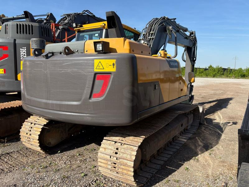 Volvo EC140 D - Lánctalpas kotró: 4 kép. Volvo EC140 D - Lánctalpas kotró: 4 kép.