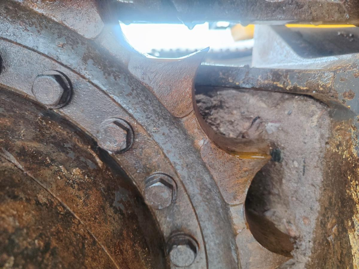 Lánctalpas kotró Volvo EC180 D: 7 kép. Lánctalpas kotró Volvo EC180 D: 7 kép.