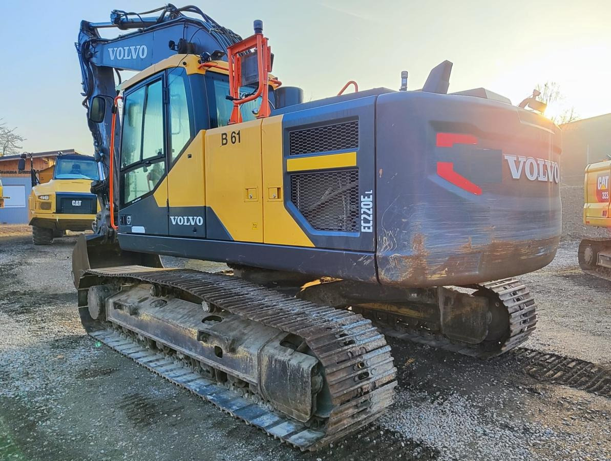 Volvo EC220EL - Lánctalpas kotró: 1 kép. Volvo EC220EL - Lánctalpas kotró: 1 kép.