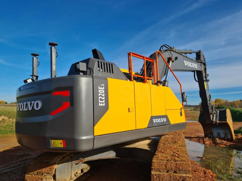 Volvo EC220EL - Lánctalpas kotró: 1 kép. Volvo EC220EL - Lánctalpas kotró: 1 kép.