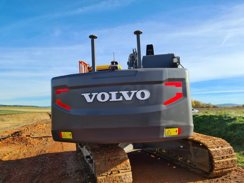 Volvo EC220EL - Lánctalpas kotró: 4 kép. Volvo EC220EL - Lánctalpas kotró: 4 kép.