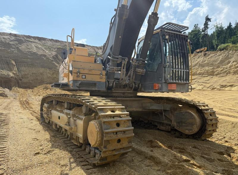 Volvo EC700 CL - Lánctalpas kotró: 3 kép. Volvo EC700 CL - Lánctalpas kotró: 3 kép.