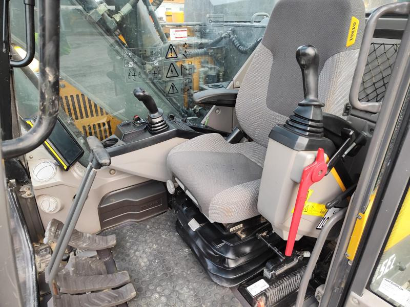 Volvo ECR145EL - Lánctalpas kotró: 5 kép. Volvo ECR145EL - Lánctalpas kotró: 5 kép.