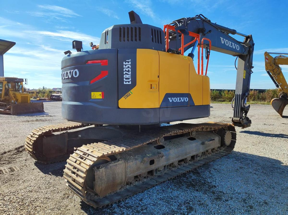 Volvo ECR235EL - Lánctalpas kotró: 4 kép. Volvo ECR235EL - Lánctalpas kotró: 4 kép.