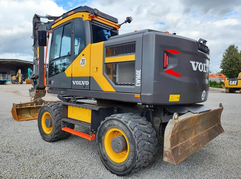 Volvo EW160E - Gumikerekes kotró: 1 kép. Volvo EW160E - Gumikerekes kotró: 1 kép.