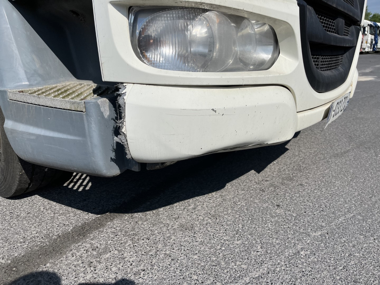 Ponyvás teherautó DAF LF 220: 12 kép.