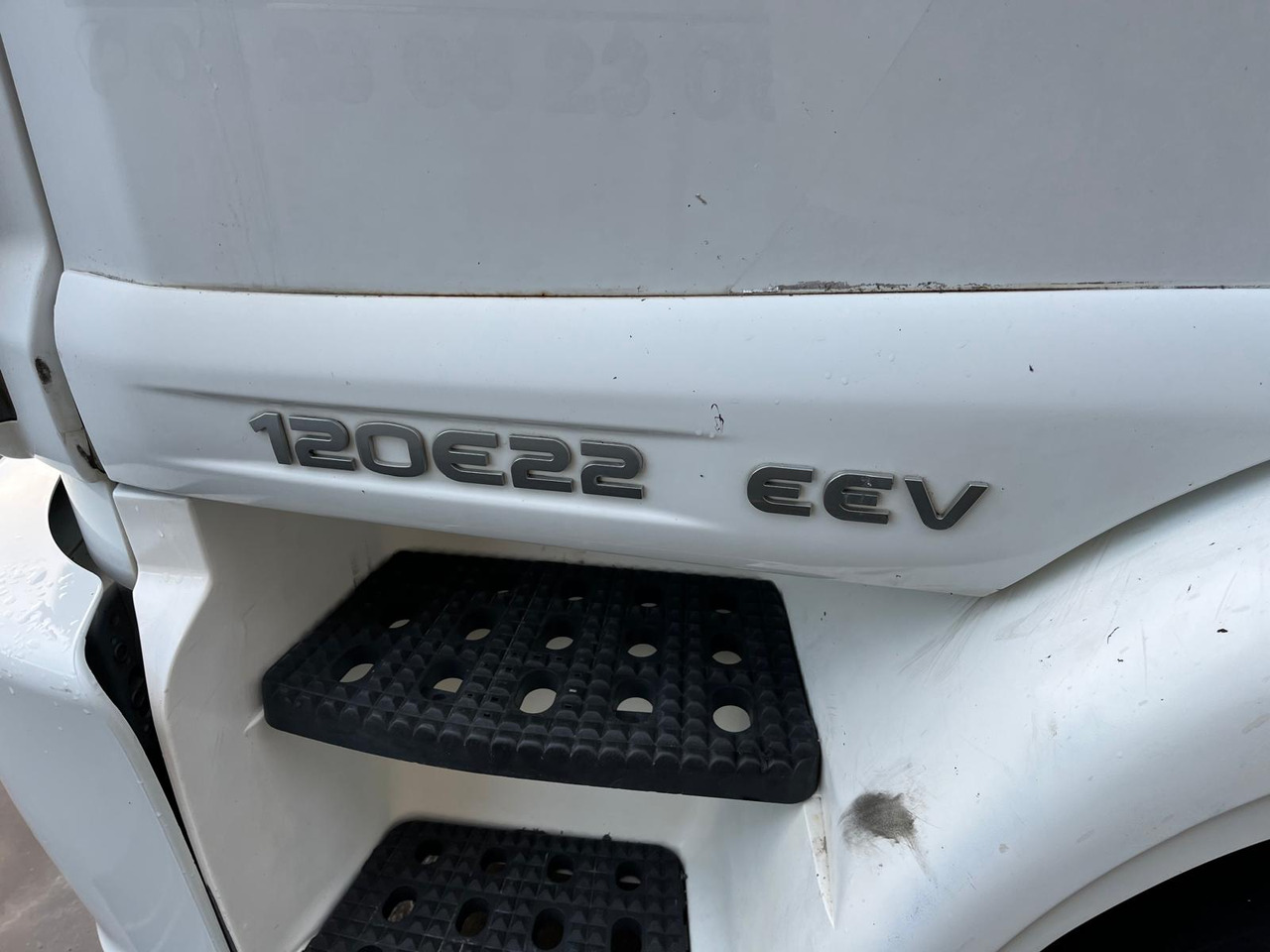 Iveco Eurocargo 120 E 22 - Ponyvás teherautó: 4 kép. Iveco Eurocargo 120 E 22 - Ponyvás teherautó: 4 kép.