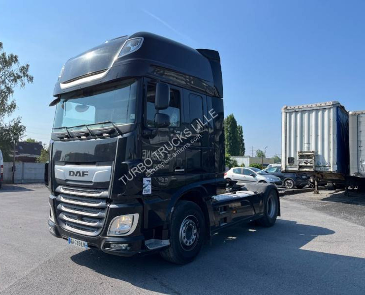 DAF XF 530 - Nyergesvontató: 1 kép. DAF XF 530 - Nyergesvontató: 1 kép.