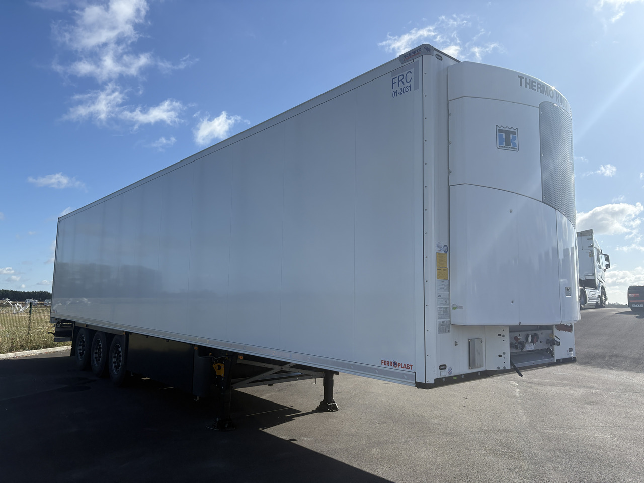 Schmitz Cargobull - Félpótkocsi hűtős: 2 kép. Schmitz Cargobull - Félpótkocsi hűtős: 2 kép.