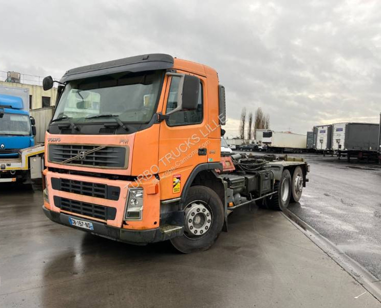 Volvo FM 340 - Horgos rakodó teherautó: 1 kép. Volvo FM 340 - Horgos rakodó teherautó: 1 kép.