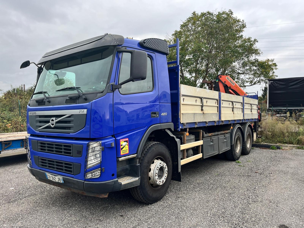 Volvo FM 420 - Platós teherautó: 1 kép. Volvo FM 420 - Platós teherautó: 1 kép.