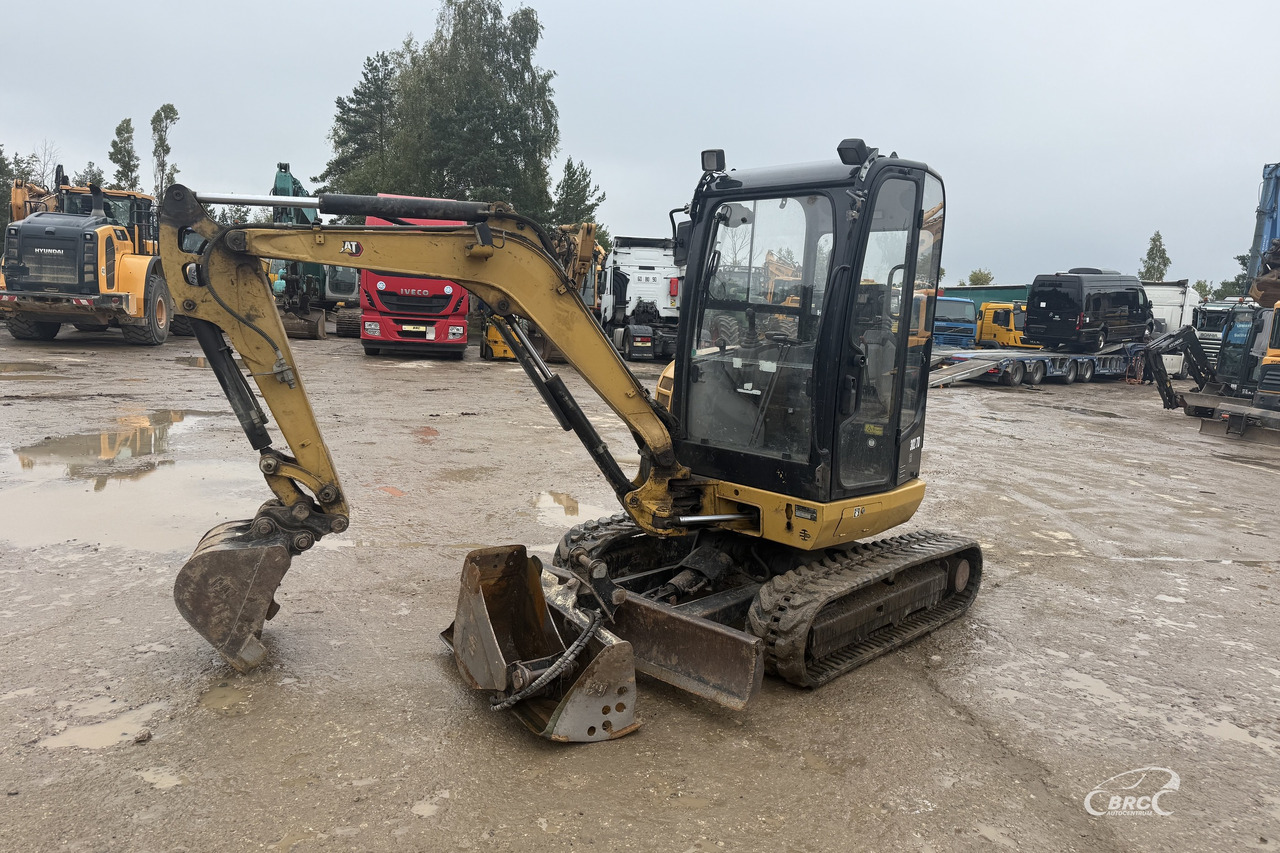 Caterpillar 302.7DCR - Minikotró: 1 kép. Caterpillar 302.7DCR - Minikotró: 1 kép.