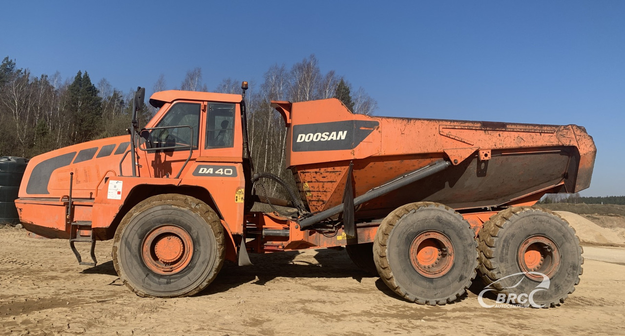Doosan DA 40 - Bánya teherautó: 4 kép. Doosan DA 40 - Bánya teherautó: 4 kép.