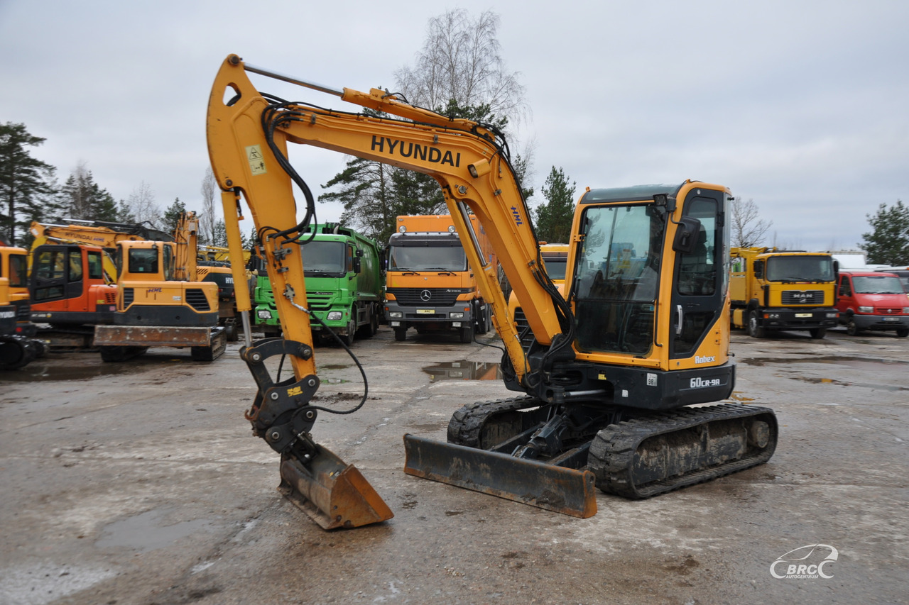 Hyundai R60CR-9A - Lánctalpas kotró: 1 kép. Hyundai R60CR-9A - Lánctalpas kotró: 1 kép.