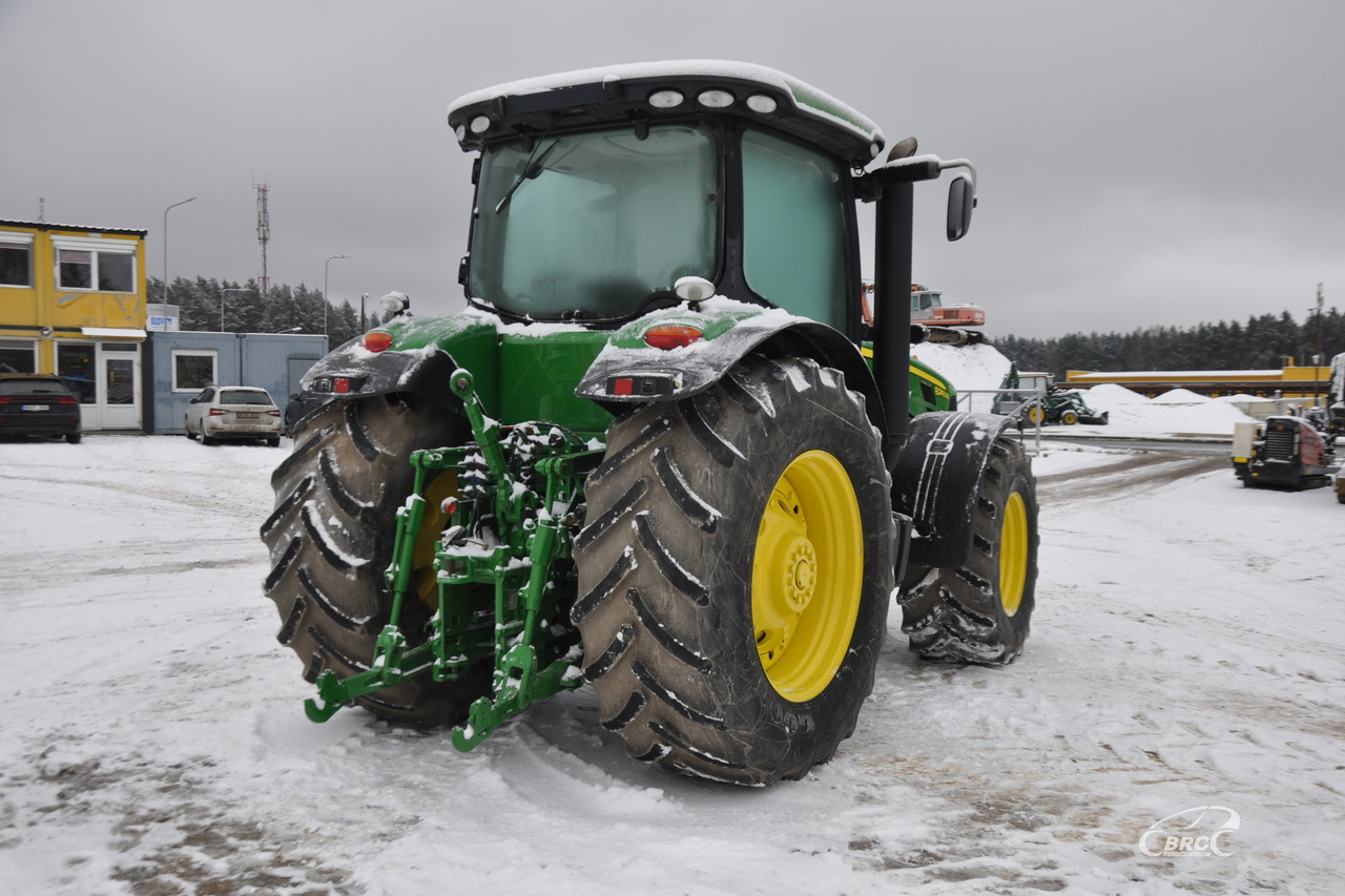 John Deere 8245R - Traktor: 5 kép. John Deere 8245R - Traktor: 5 kép.