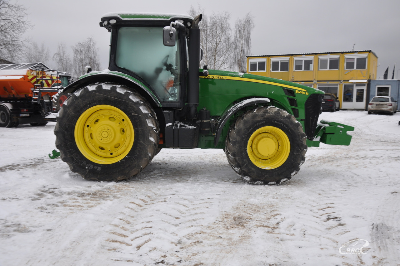 John Deere 8245R - Traktor: 4 kép. John Deere 8245R - Traktor: 4 kép.