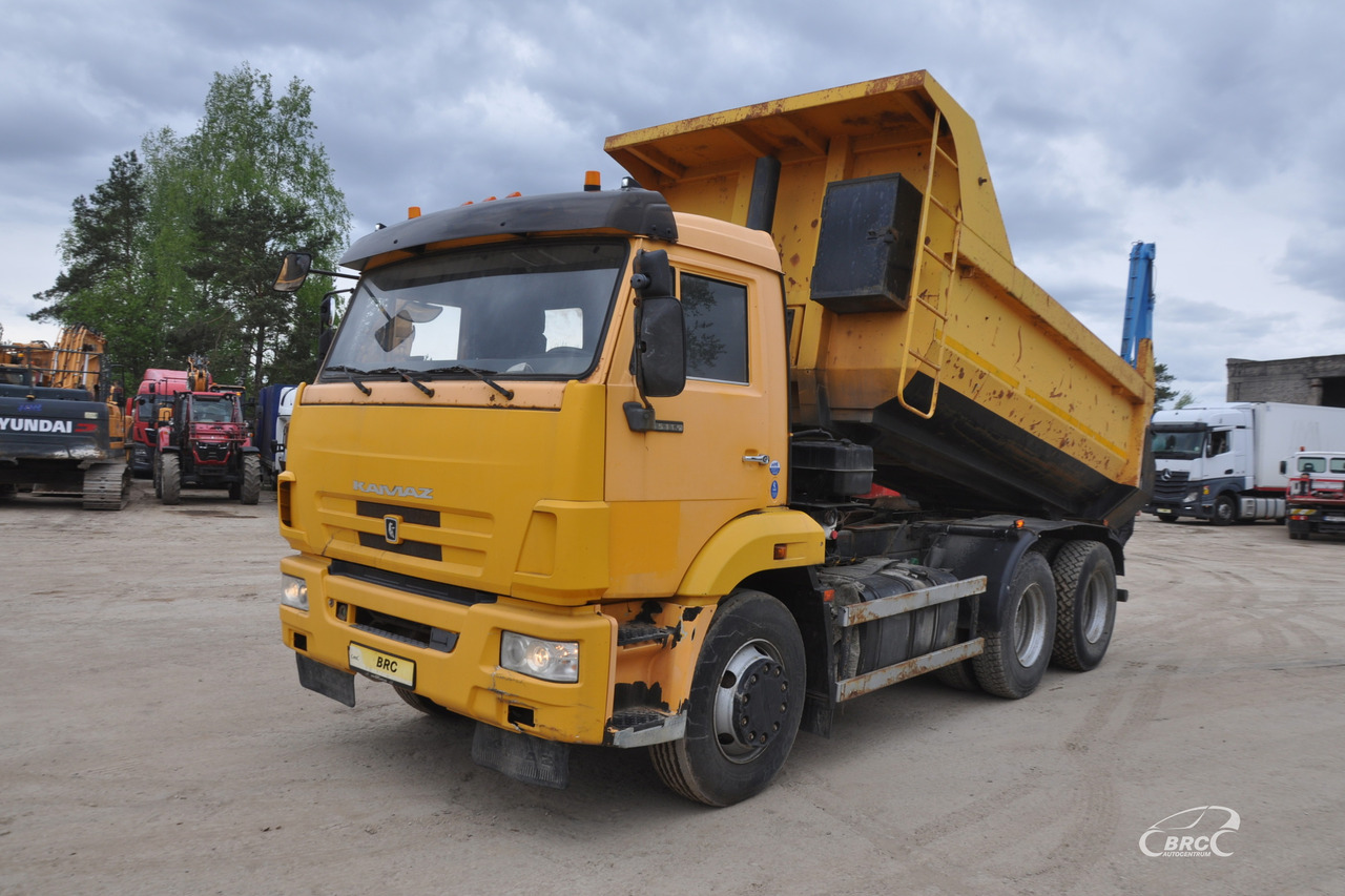 Kamaz 65115 - Billenőplatós teherautó: 1 kép. Kamaz 65115 - Billenőplatós teherautó: 1 kép.
