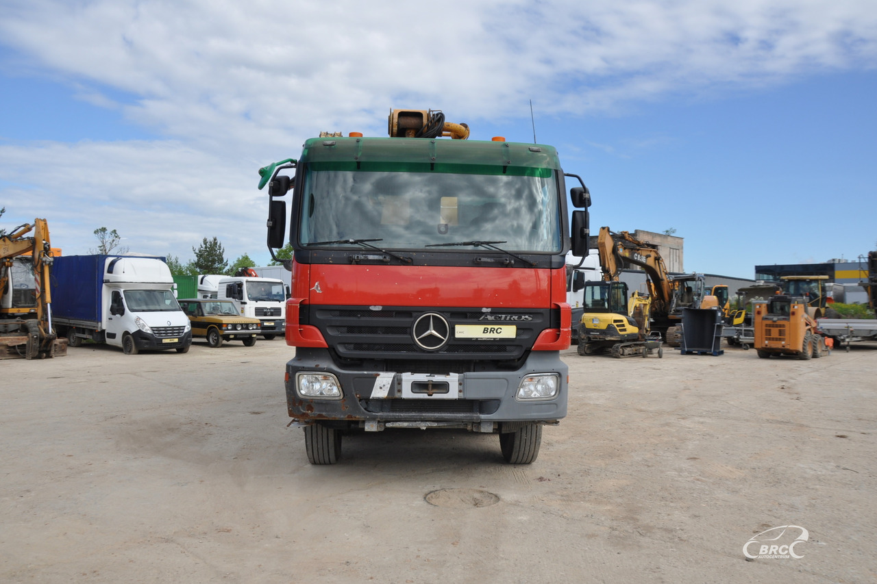 Mercedes-Benz 4144 - Betonmixer: 3 kép. Mercedes-Benz 4144 - Betonmixer: 3 kép.