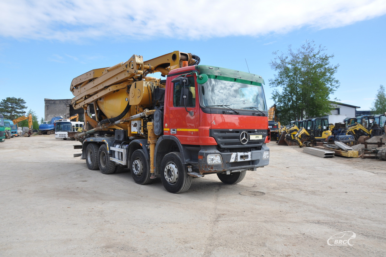 Mercedes-Benz 4144 - Betonmixer: 2 kép. Mercedes-Benz 4144 - Betonmixer: 2 kép.