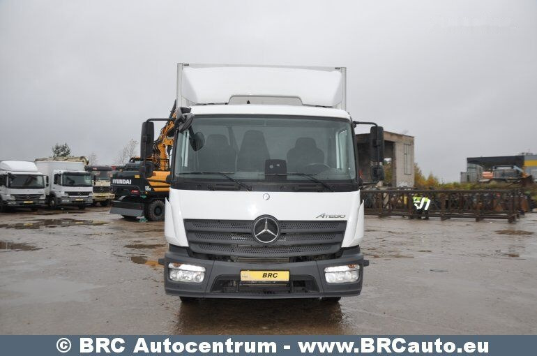 Mercedes-Benz Atego - Dobozos felépítményű teherautó: 3 kép. Mercedes-Benz Atego - Dobozos felépítményű teherautó: 3 kép.