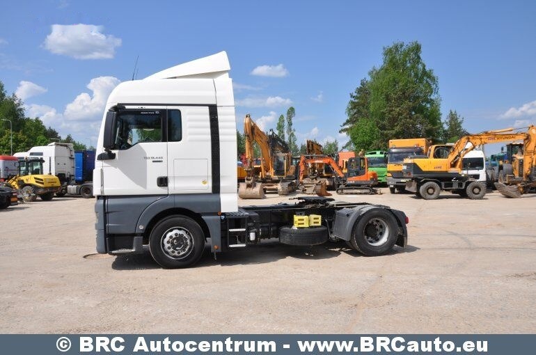 MAN TGX 18.440 XLX Retarder - Nyergesvontató: 4 kép. MAN TGX 18.440 XLX Retarder - Nyergesvontató: 4 kép.