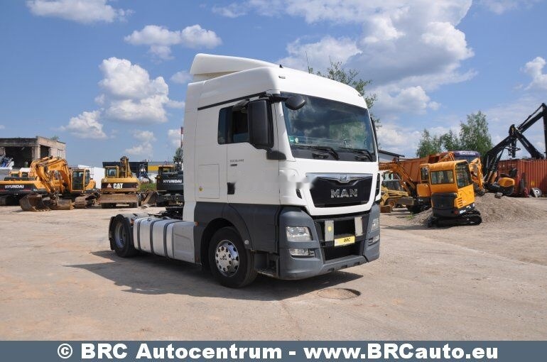 MAN TGX 18.440 XLX Retarder - Nyergesvontató: 2 kép. MAN TGX 18.440 XLX Retarder - Nyergesvontató: 2 kép.