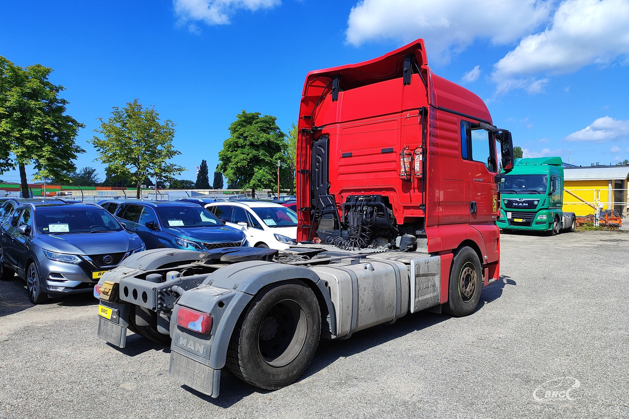 MAN TGX 18.460 - Nyergesvontató: 2 kép. MAN TGX 18.460 - Nyergesvontató: 2 kép.