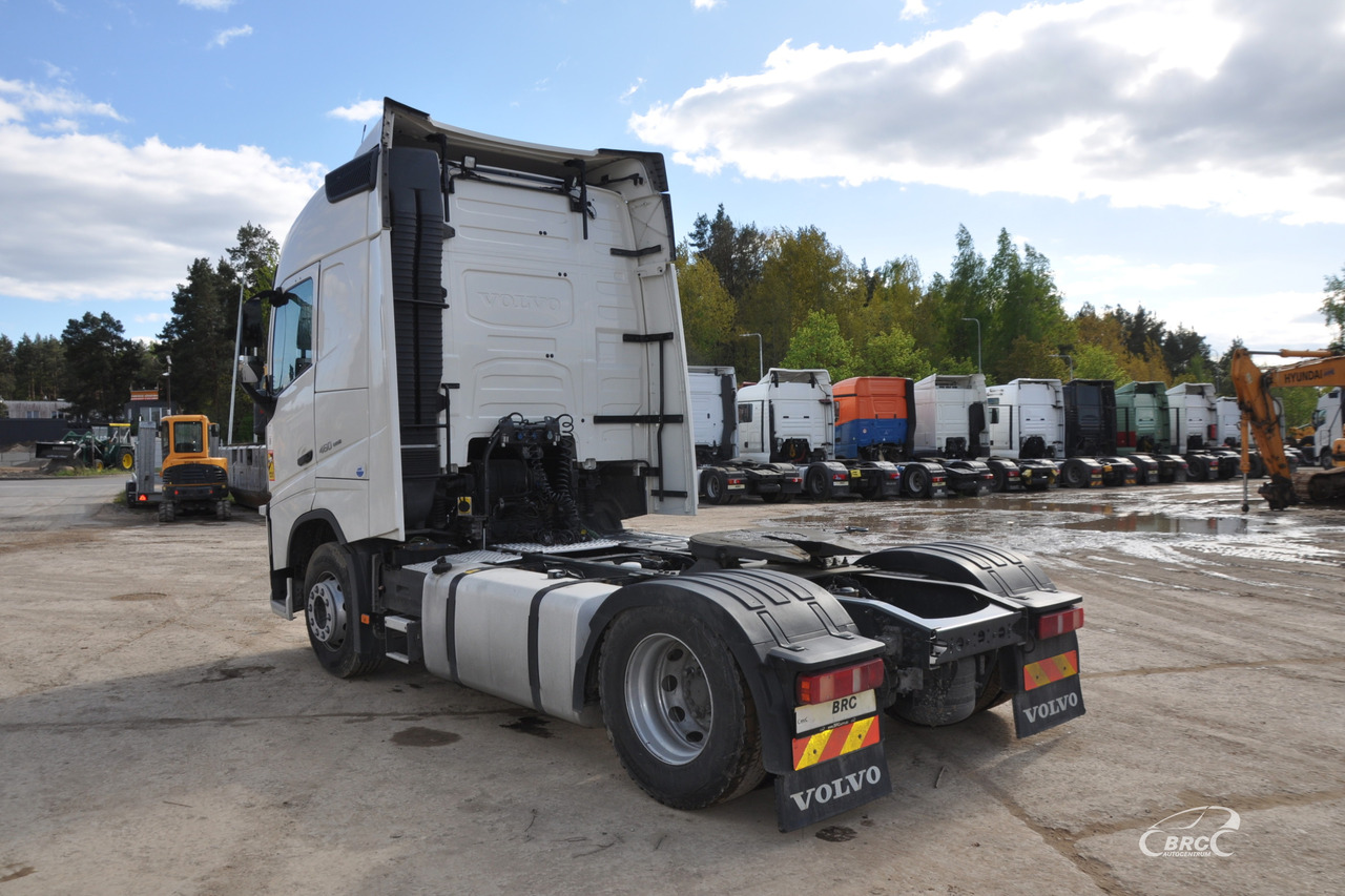 Volvo FH - Nyergesvontató: 4 kép. Volvo FH - Nyergesvontató: 4 kép.