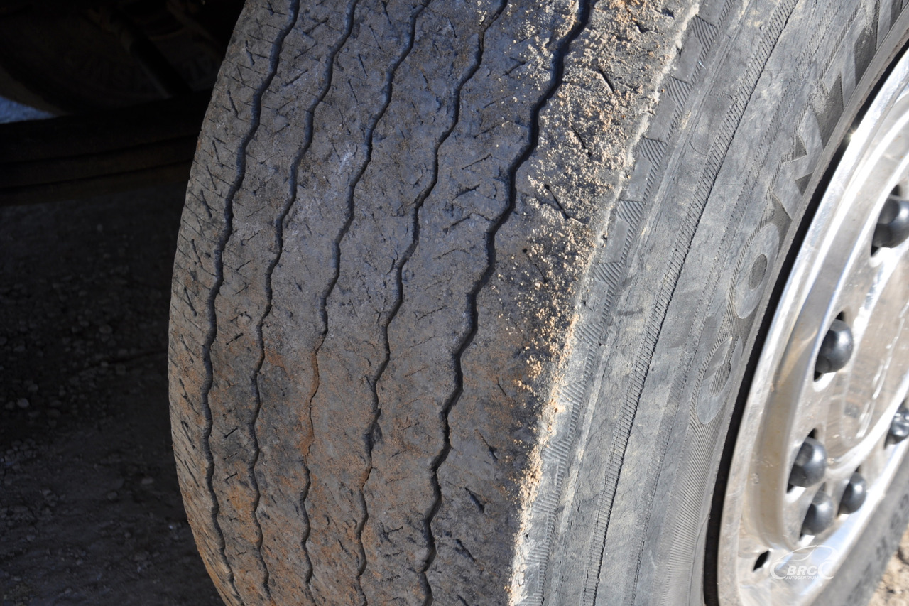 Platós teherautó Scania R 480: 18 kép.