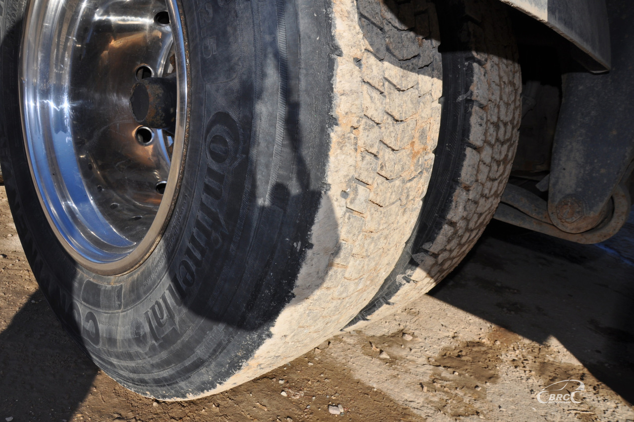 Platós teherautó Scania R 480: 17 kép.