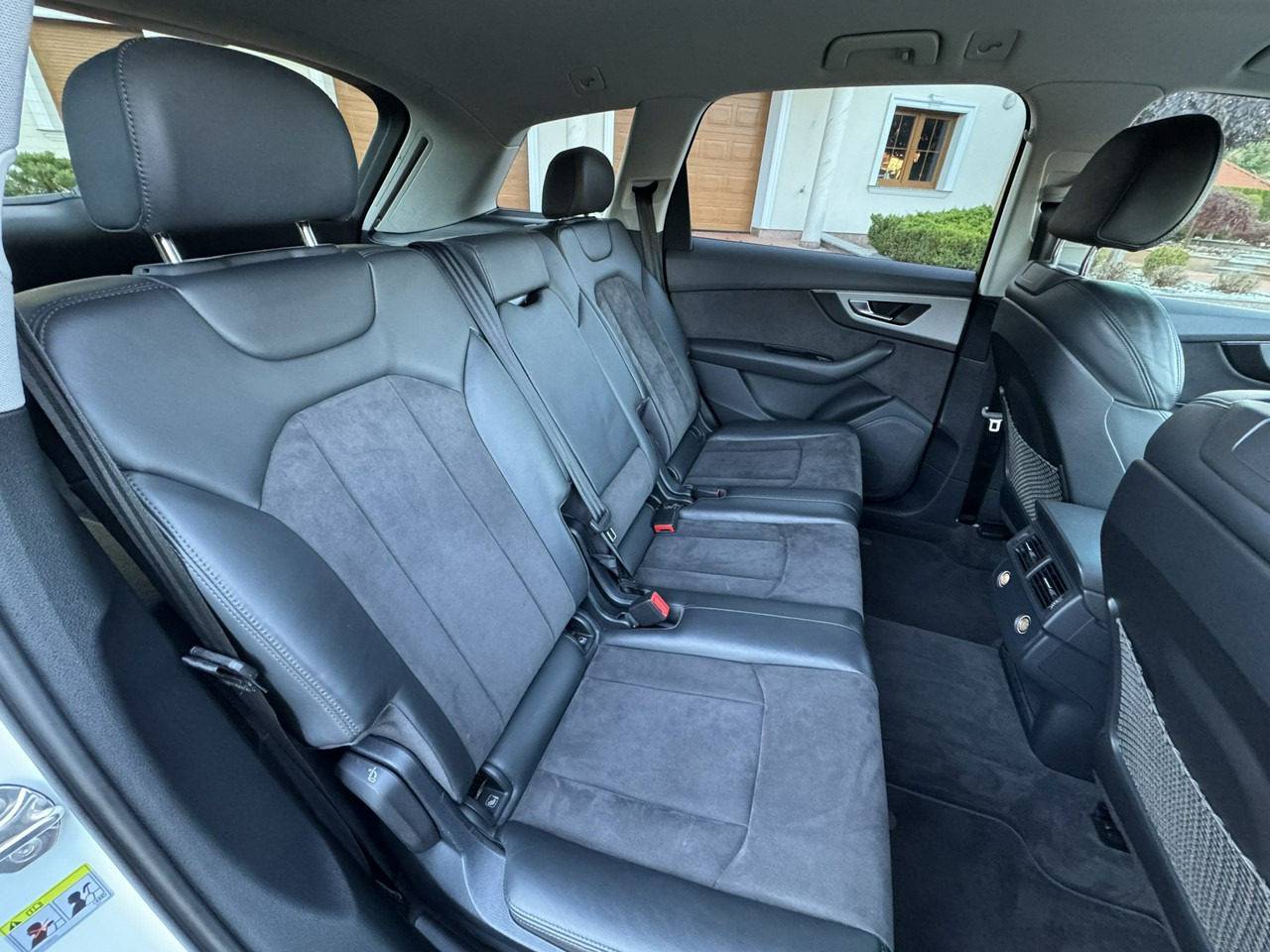 Terepjáró/ SUV Audi Q7: 42 kép.