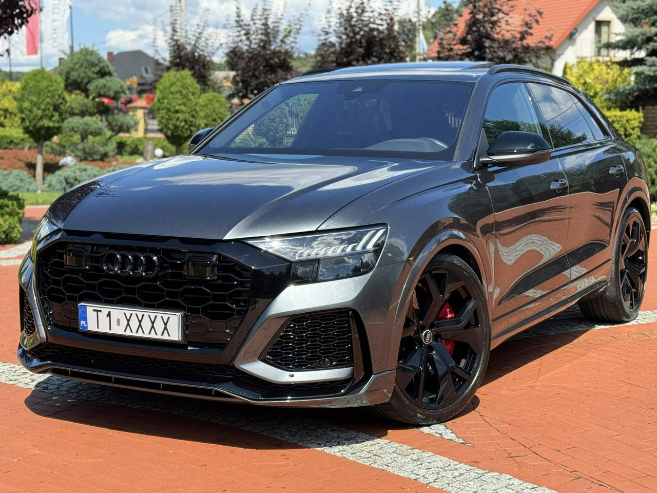 Audi RS Q8 - Terepjáró/ SUV: 2 kép. Audi RS Q8 - Terepjáró/ SUV: 2 kép.