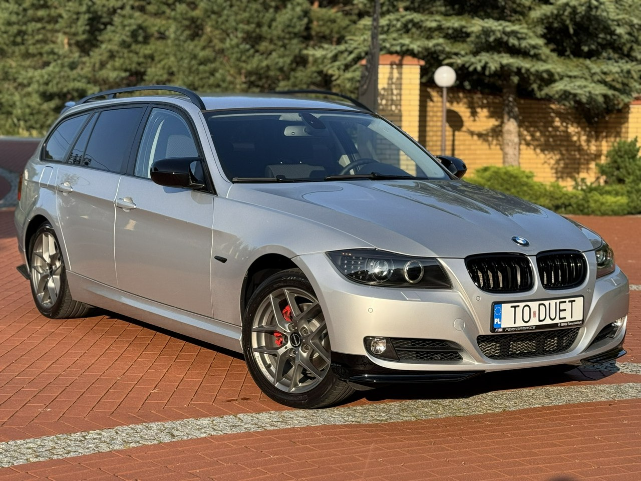 BMW 320 - Kombi: 4 kép. BMW 320 - Kombi: 4 kép.