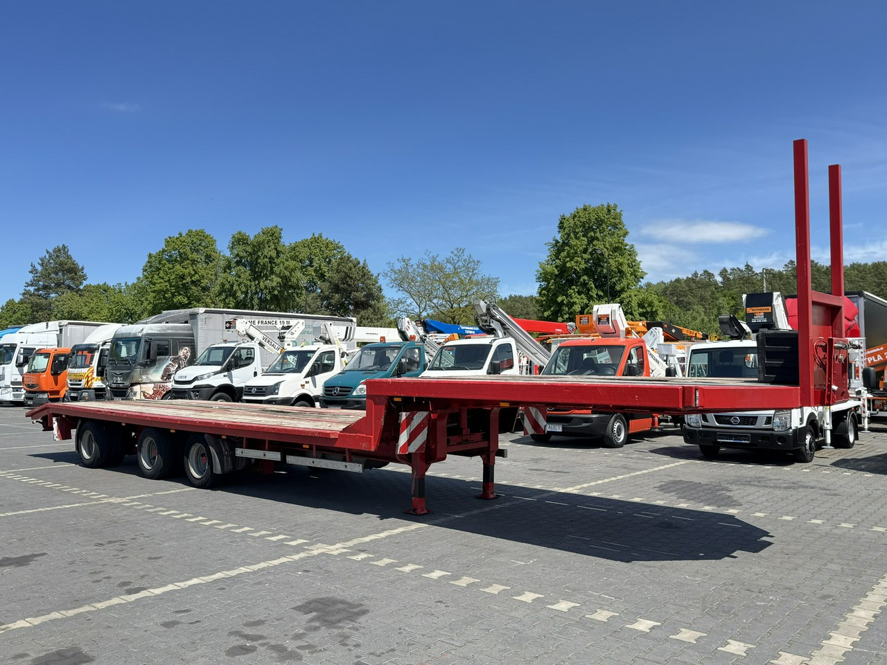 Blumhardt Niskopodwozie SAL 40.24 3-Osie BPW Tylna Skrętna - Félpótkocsi mélybölcsős: 1 kép. Blumhardt Niskopodwozie SAL 40.24 3-Osie BPW Tylna Skrętna - Félpótkocsi mélybölcsős: 1 kép.