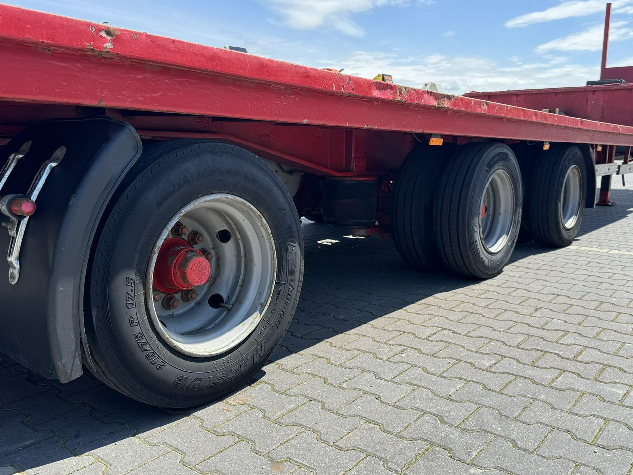 Blumhardt Niskopodwozie SAL 40.24 3-Osie BPW Tylna Skrętna - Félpótkocsi mélybölcsős: 4 kép. Blumhardt Niskopodwozie SAL 40.24 3-Osie BPW Tylna Skrętna - Félpótkocsi mélybölcsős: 4 kép.