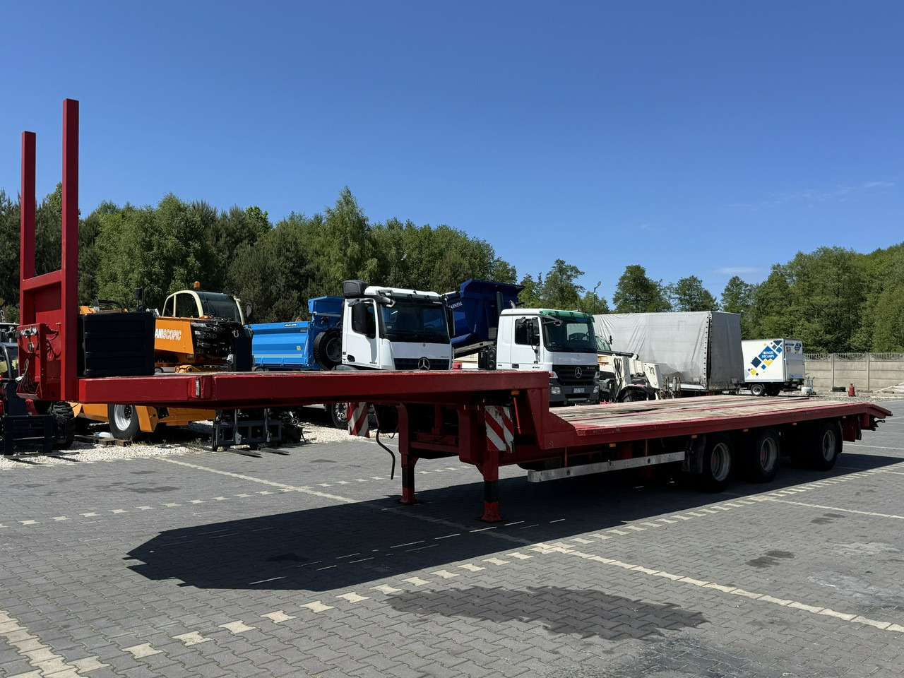 Blumhardt Niskopodwozie SAL 40.24 3-Osie BPW Tylna Skrętna - Félpótkocsi mélybölcsős: 2 kép. Blumhardt Niskopodwozie SAL 40.24 3-Osie BPW Tylna Skrętna - Félpótkocsi mélybölcsős: 2 kép.