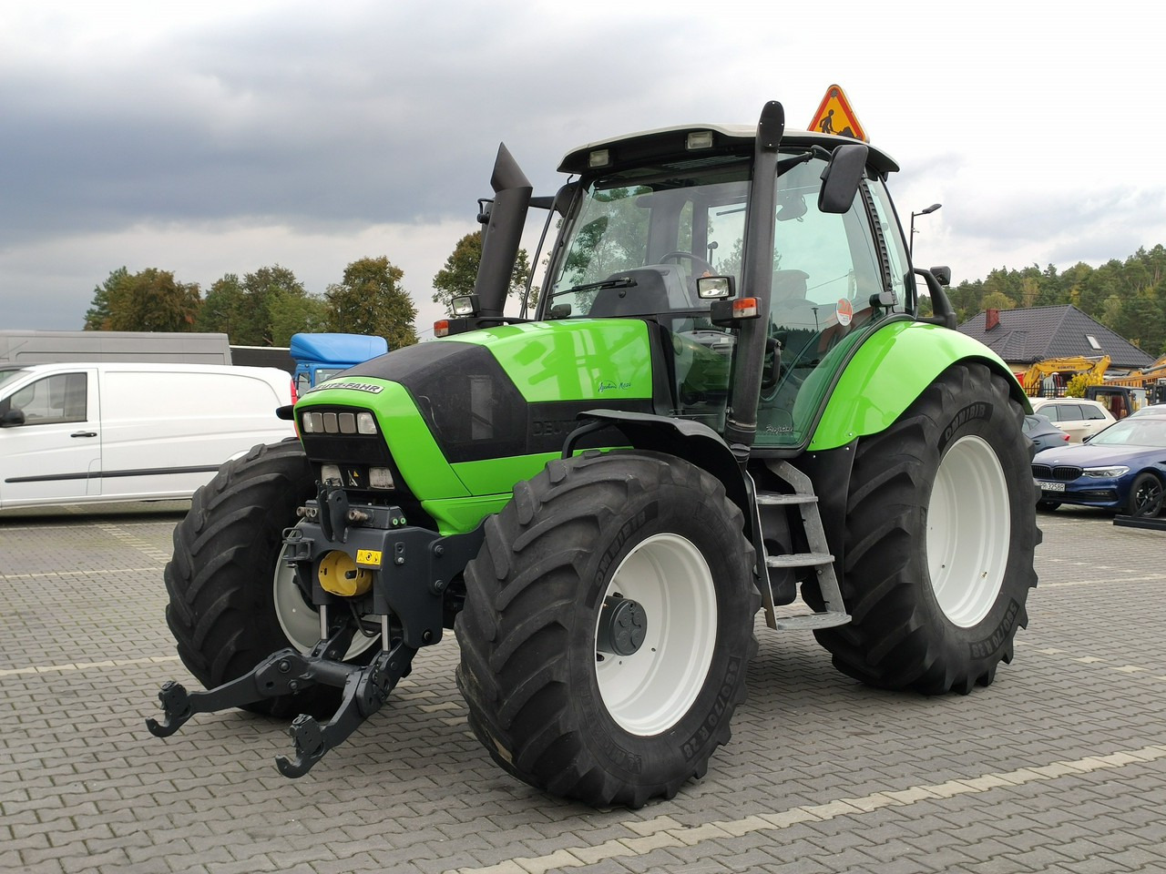 Deutz Fahr Agrotron M620 4x4 Przedni Tuz Wałek W.O.M Wyjścia do Przyczepy - Traktor: 1 kép. Deutz Fahr Agrotron M620 4x4 Przedni Tuz Wałek W.O.M Wyjścia do Przyczepy - Traktor: 1 kép.