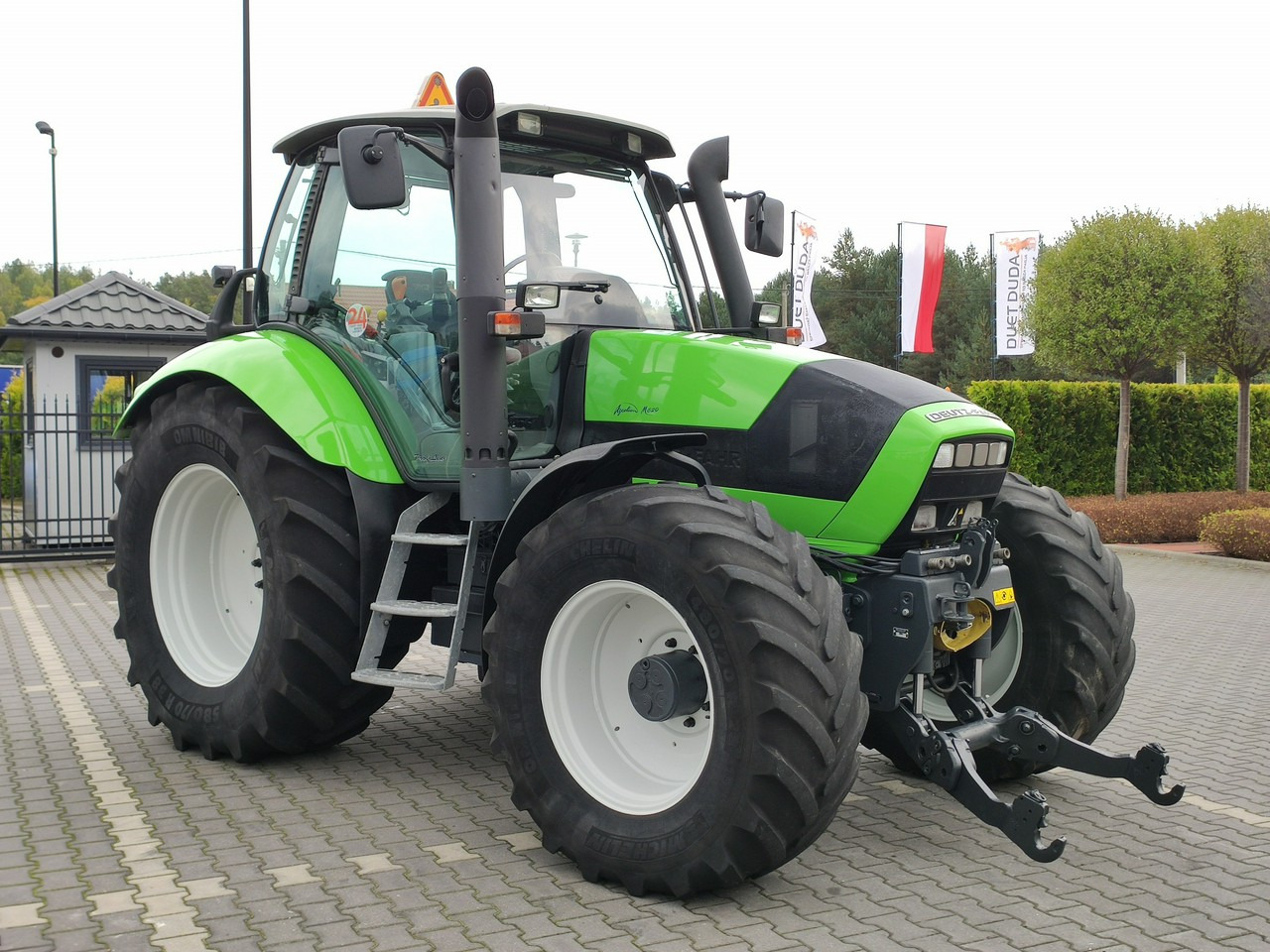 Deutz Fahr Agrotron M620 4x4 Przedni Tuz Wałek W.O.M Wyjścia do Przyczepy - Traktor: 2 kép. Deutz Fahr Agrotron M620 4x4 Przedni Tuz Wałek W.O.M Wyjścia do Przyczepy - Traktor: 2 kép.