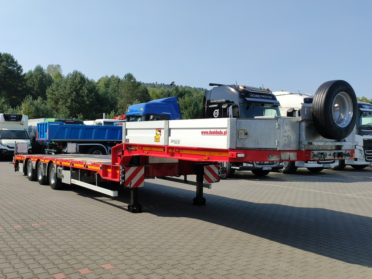 EMTECH Ład-33.3 tony 3osie Tylna oś skrętna Przednia Podnoszona - Félpótkocsi mélybölcsős: 5 kép. EMTECH Ład-33.3 tony 3osie Tylna oś skrętna Przednia Podnoszona - Félpótkocsi mélybölcsős: 5 kép.