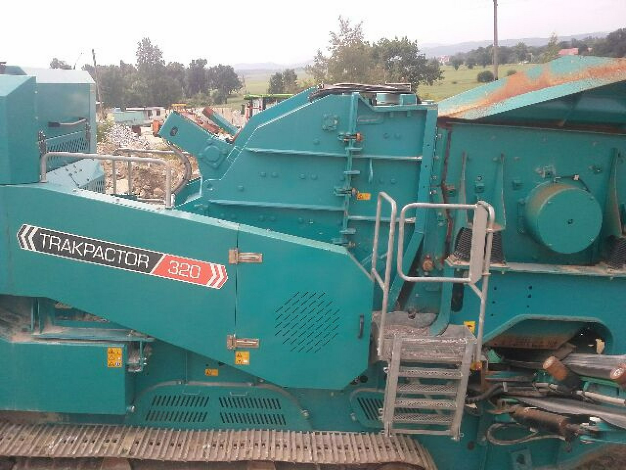 Extec PowerScreen Trakpactor 320 CR 027 Wydajność nawet do 320t/h - Röpítő törő: 4 kép. Extec PowerScreen Trakpactor 320 CR 027 Wydajność nawet do 320t/h - Röpítő törő: 4 kép.