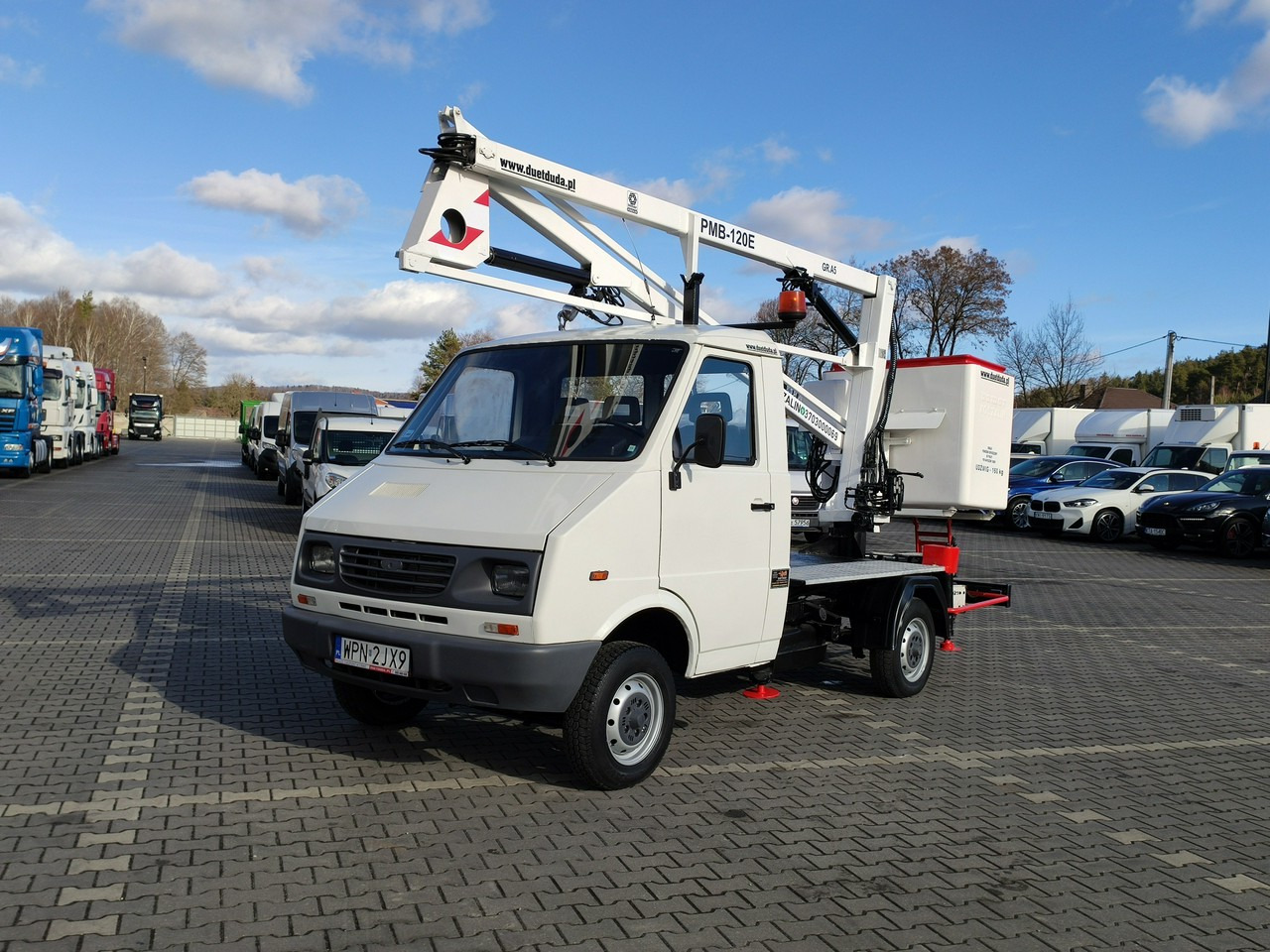 FS Lublin Lublin - Emelőkosaras teherautó: 5 kép. FS Lublin Lublin - Emelőkosaras teherautó: 5 kép.