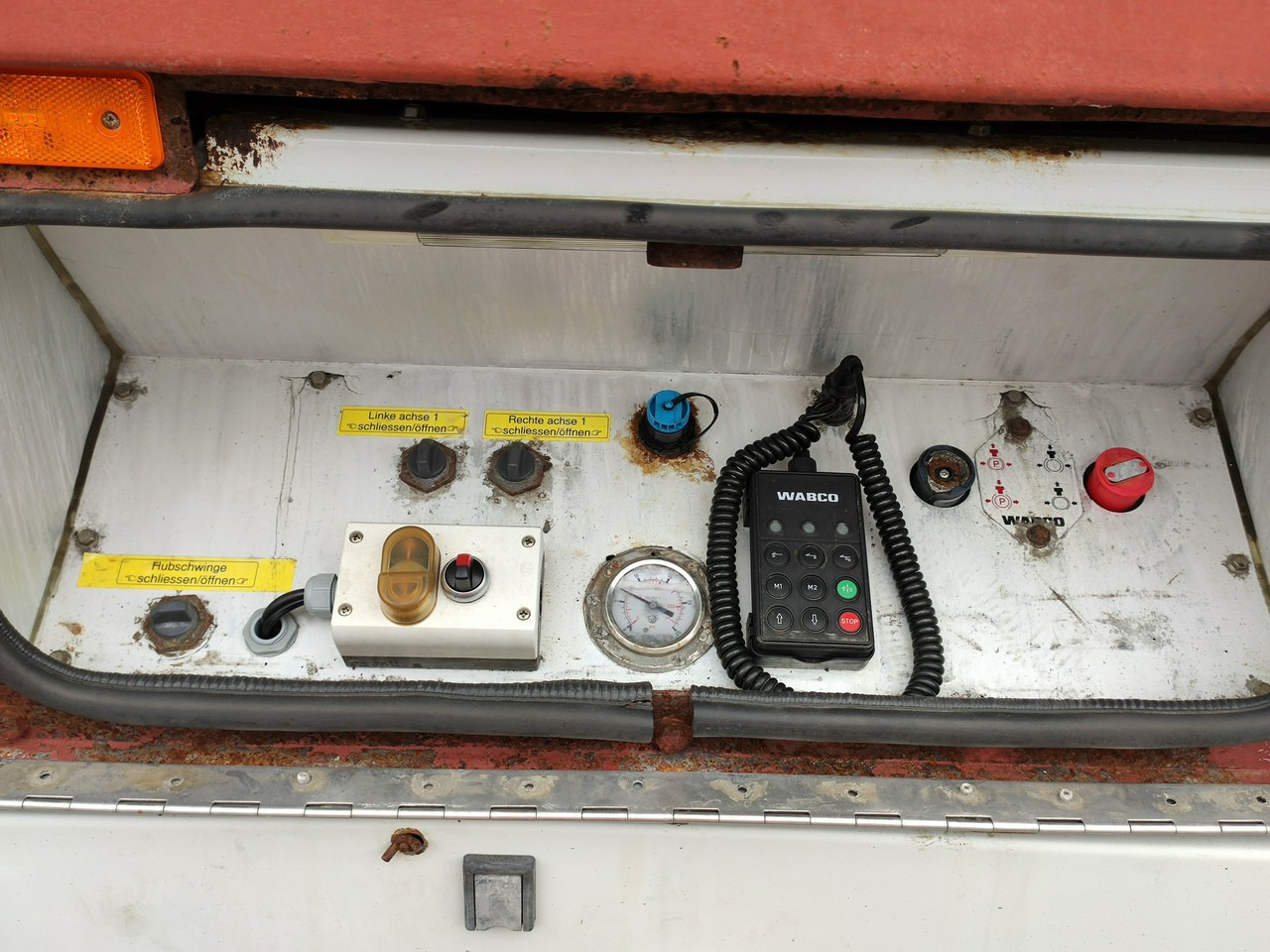 Félpótkocsi Faymonville Do Przewozu Szkła , Płyt Betonowych: 8 kép. Félpótkocsi Faymonville Do Przewozu Szkła , Płyt Betonowych: 8 kép.