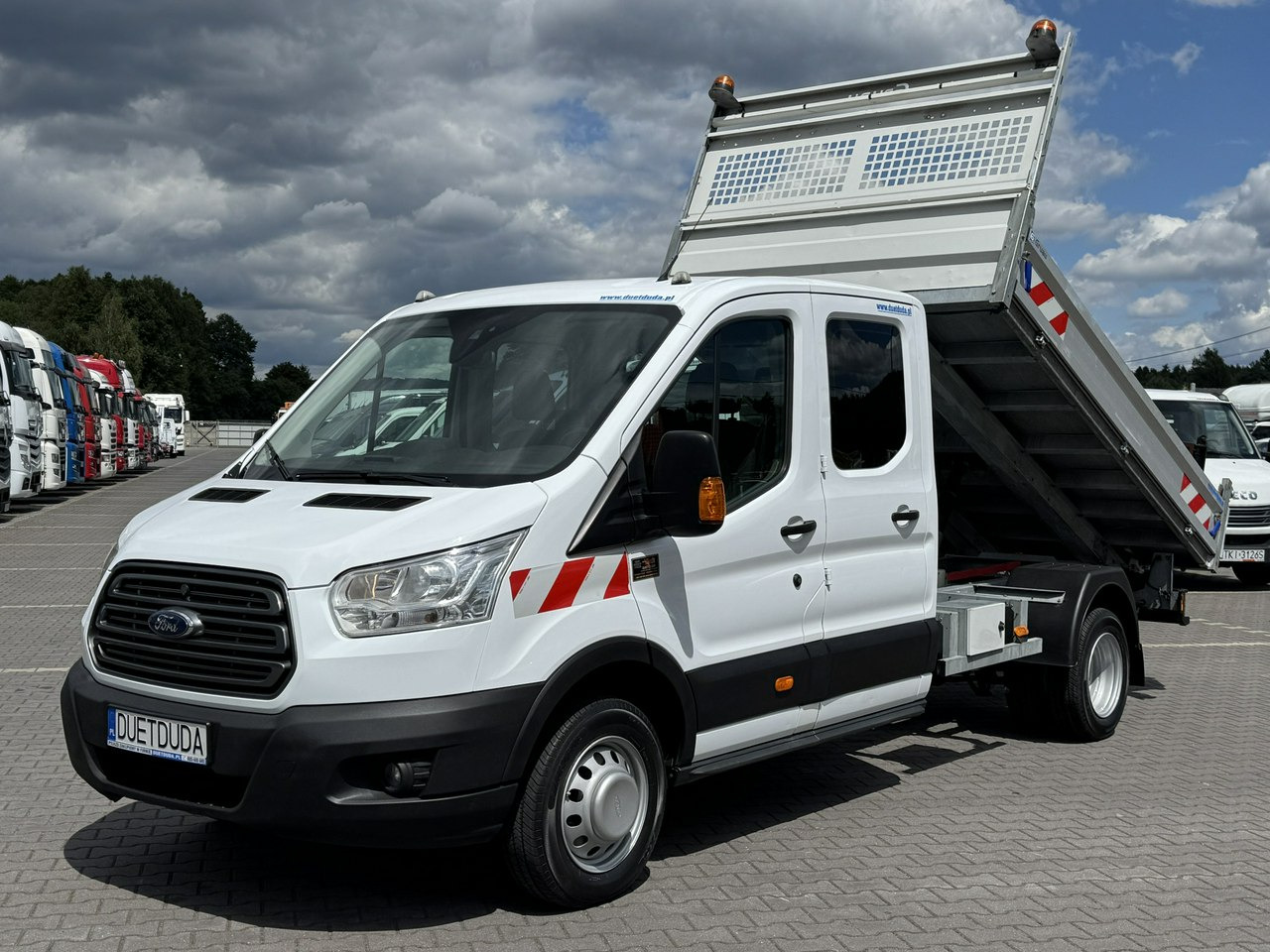 Ford Transit - Billenőplatós kisteherautó: 5 kép. Ford Transit - Billenőplatós kisteherautó: 5 kép.