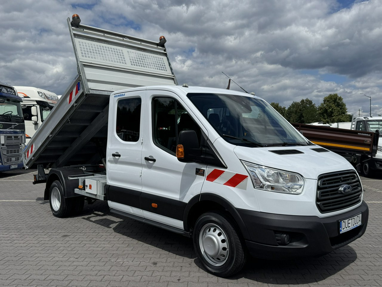 Ford Transit - Billenőplatós kisteherautó: 4 kép. Ford Transit - Billenőplatós kisteherautó: 4 kép.