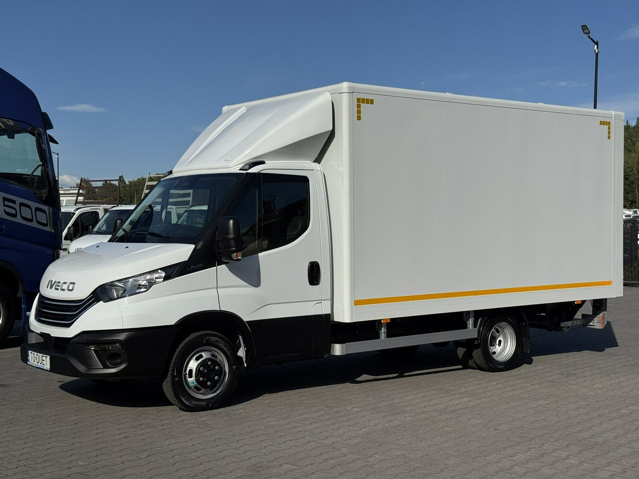 Iveco Daily 35C14 - Dobozos kisteherautó: 3 kép. Iveco Daily 35C14 - Dobozos kisteherautó: 3 kép.